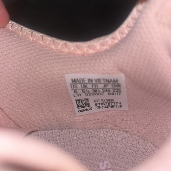 Pink adidas - Picture 4 of 4